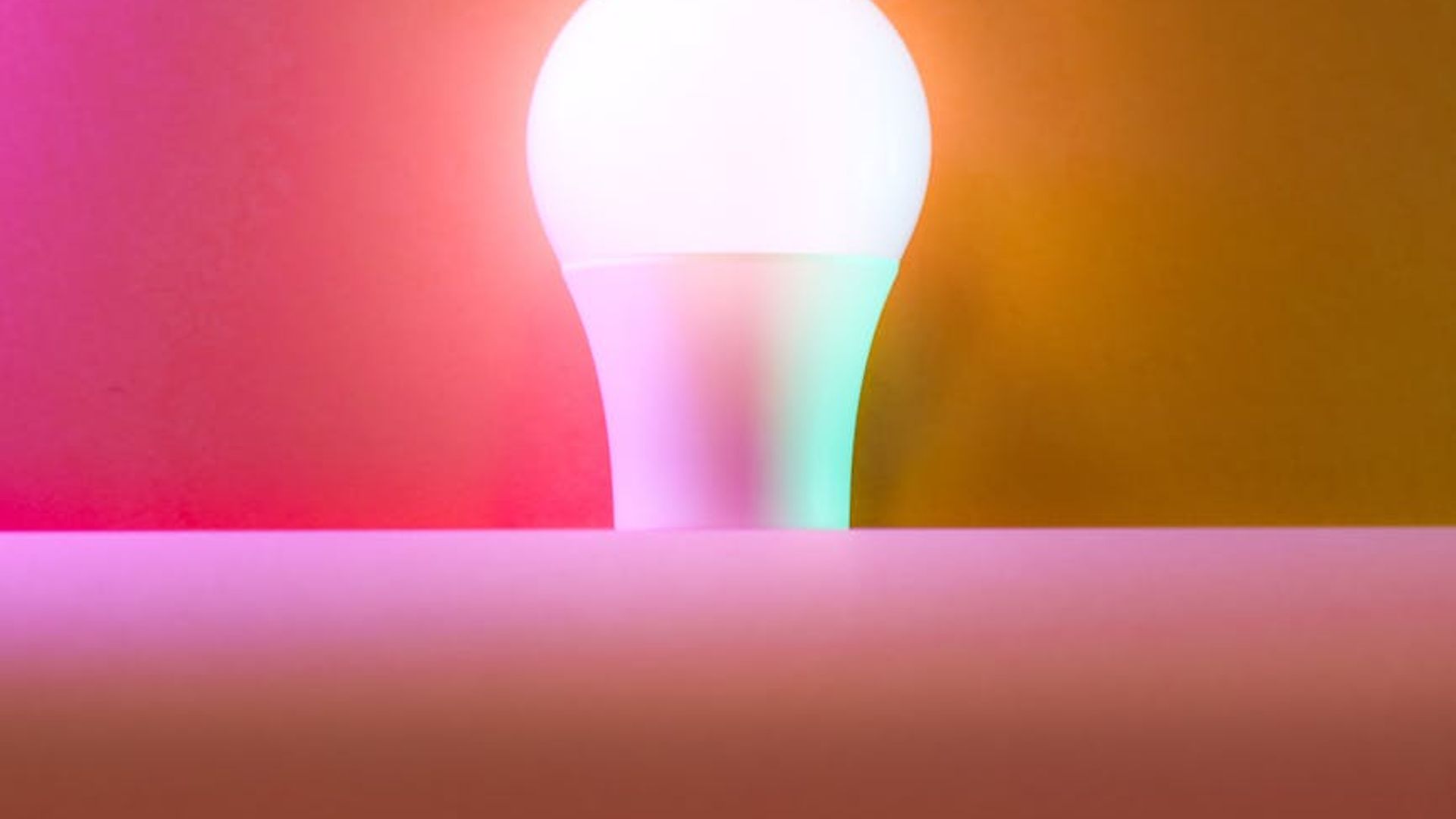 Abstract serene background with a hint of green.